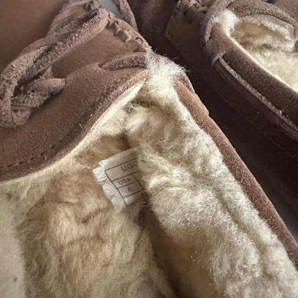 uggs - Picture 2 of 2